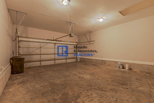Building Photo - 3 Bed/2 Bath Home in Pearl in Silver Ridge