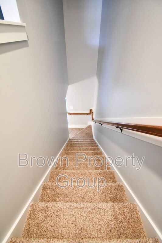 Building Photo - 3036 Candlelight Dr