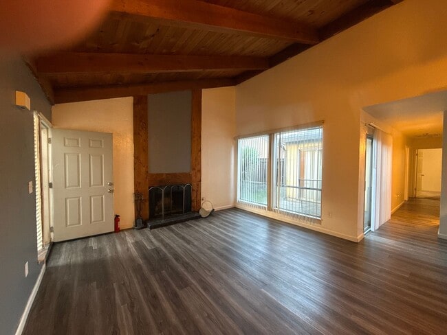 Building Photo - 7232-7234 Kelley Dr