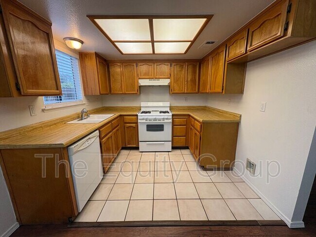 Building Photo - 2806 W Mission Ct