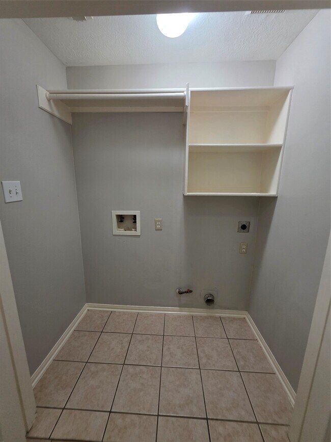 Building Photo - 3602 Brookstone Ct