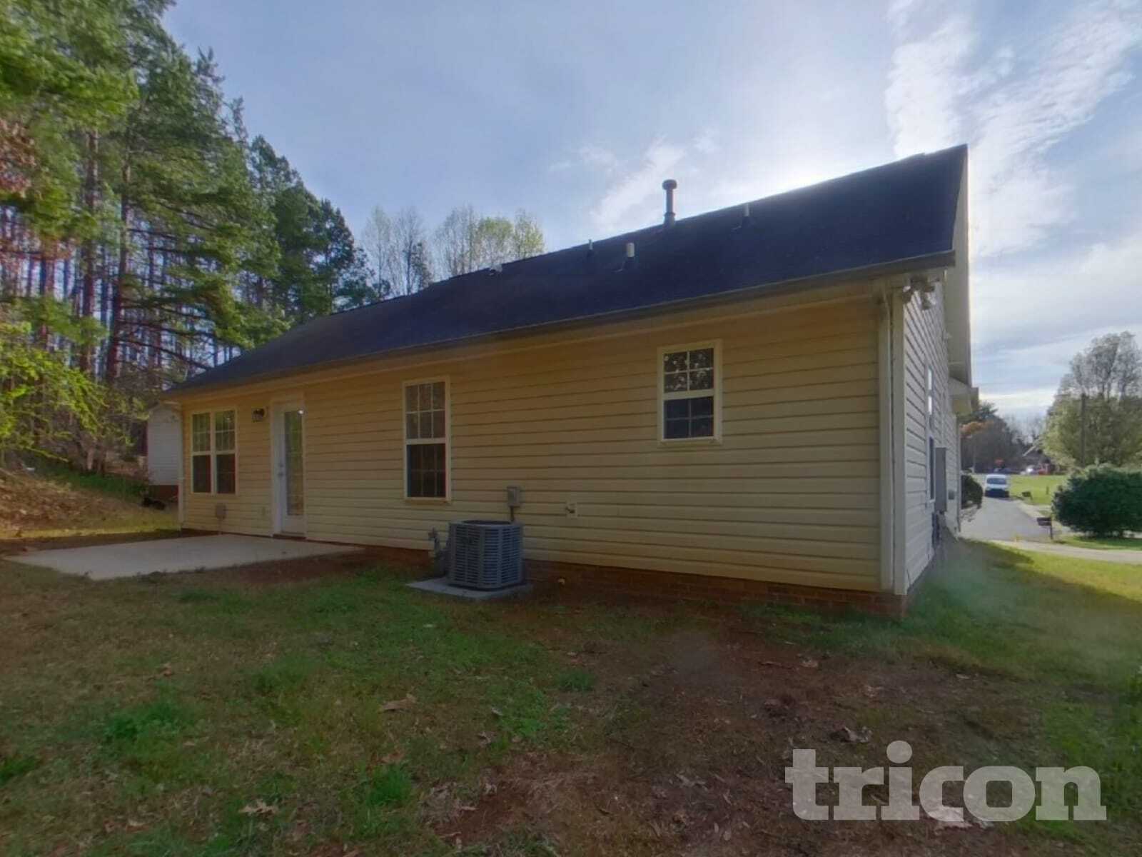 Building Photo - 8820 Kismet Dr