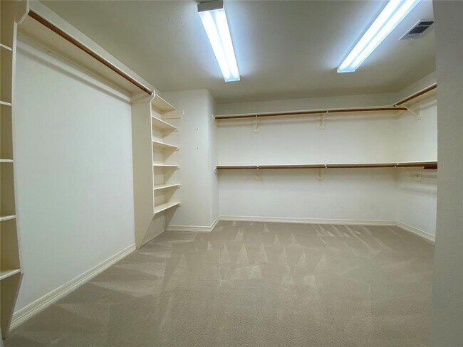 Building Photo - 5314 Blossom St