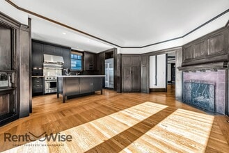 Building Photo - 1167 Green St