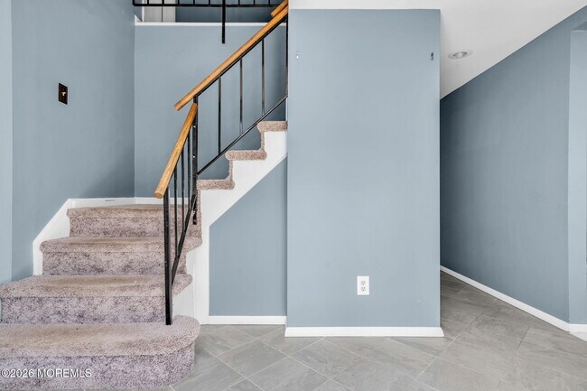 Building Photo - 22 Collingwood Rd