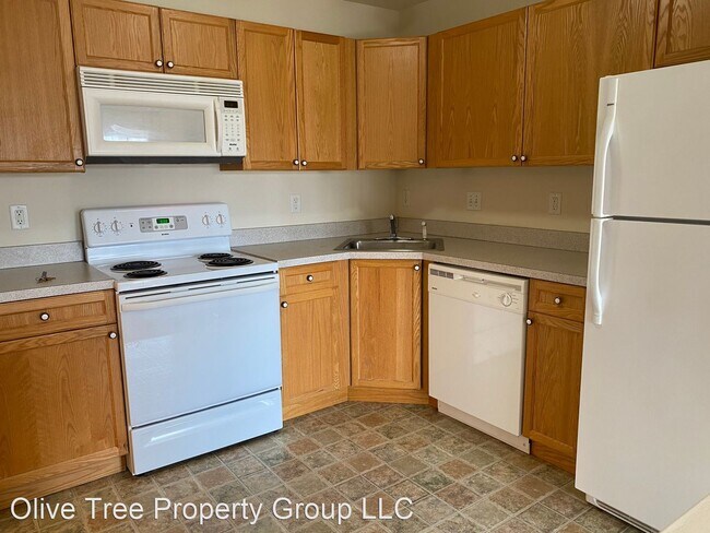 Building Photo - 2 br, 2 bath House - 161-2 Brookland Court