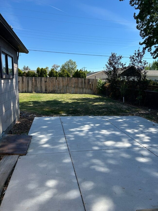 Building Photo - **READY FOR MOVE IN** SINGLE STORY HOME IN...