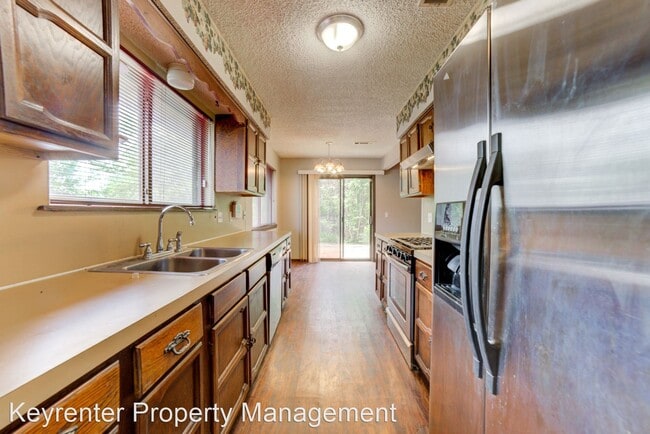 Building Photo - 3 br, 2 bath House - 8710 N 121st E Ave