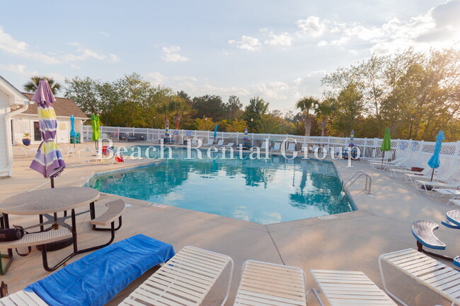 Building Photo - End Unit Townhome in Carolina Forest