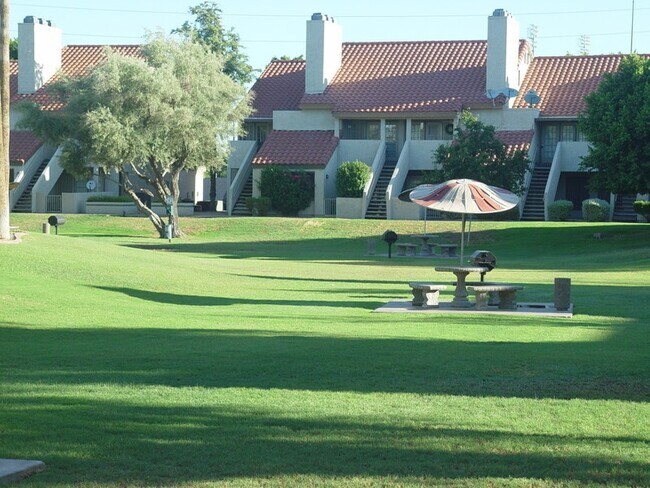 Building Photo - 30 E Brown Rd