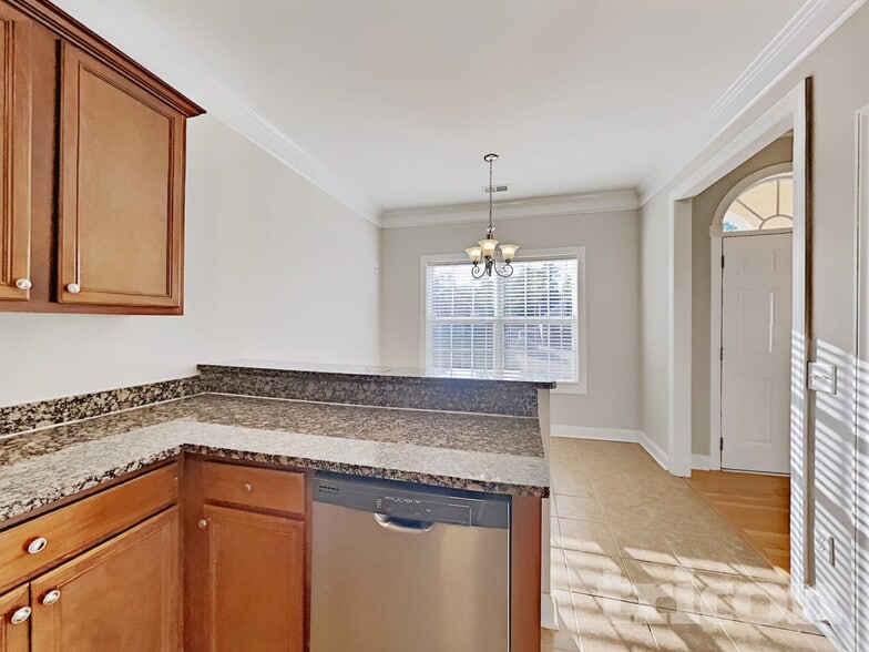 Building Photo - 167 Tanners Mill Rd