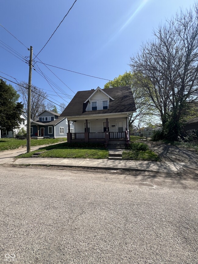 Primary Photo - 329 W 41st St