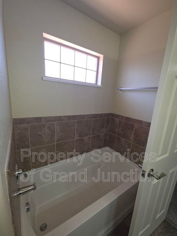 Building Photo - 3154 Glendam Drive