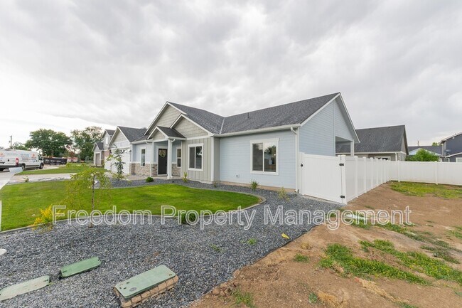 Building Photo - 2125 Oxon St