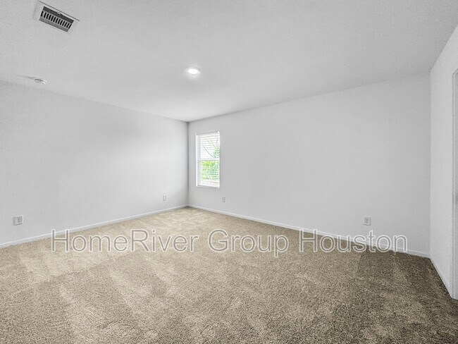 Building Photo - 5818 Starling Dr