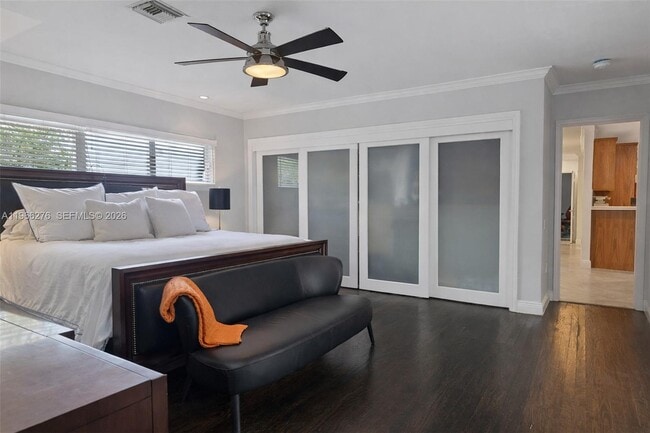 Building Photo - 5830 Pine Tree Dr