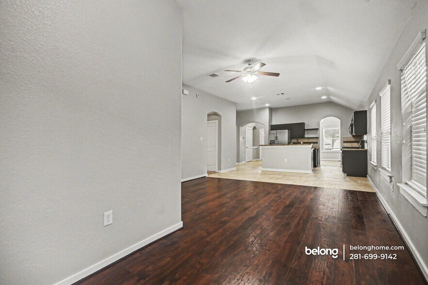 Building Photo - 6911 Rosemont Ct
