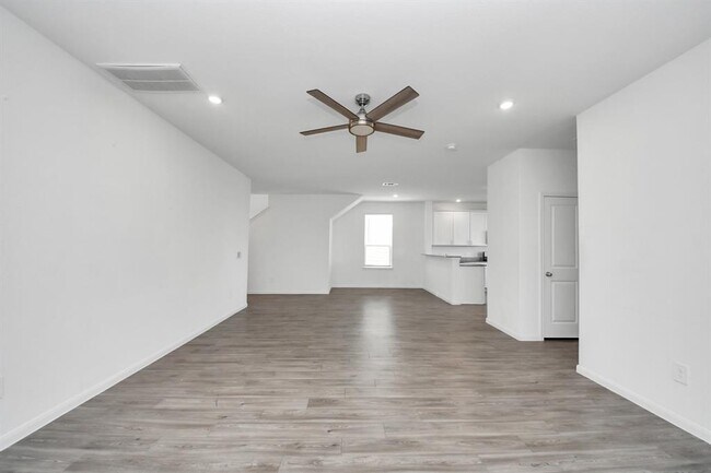 Building Photo - 23415 Pagoda Oak Dr