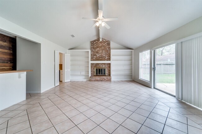 Building Photo - 15114 Forest Lodge Dr
