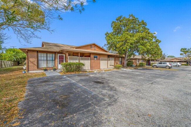 Building Photo - 7110 Tudor Ln