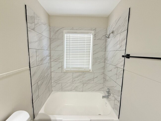 Building Photo - Renovated 3-Bedroom Home – We Welcome Sect...