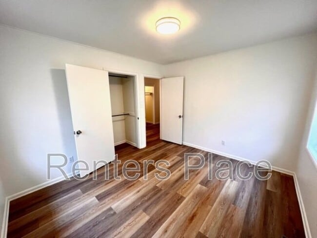 Building Photo - 4616 E 46th St