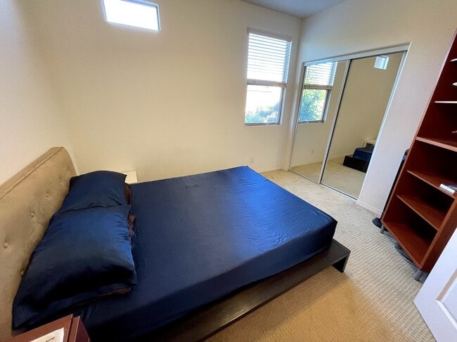 Building Photo - 5401 W 149th Plz