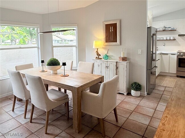 Building Photo - 337 Emerald Bay Cir