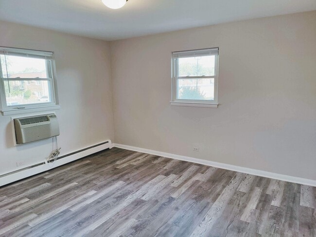 Building Photo - 910 Elder Rd