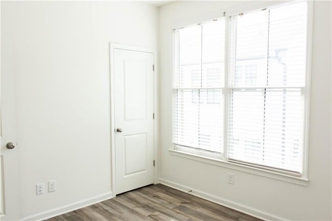 Building Photo - 728 Perch Pl