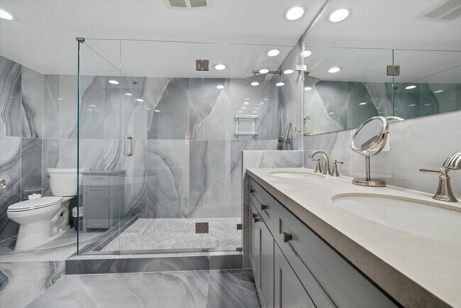 Building Photo - 13400 Polo Rd W