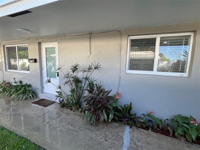 Primary Photo - 916 NW 26th St