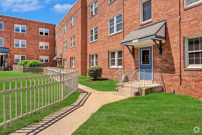 Building Photo - Highland Ridge