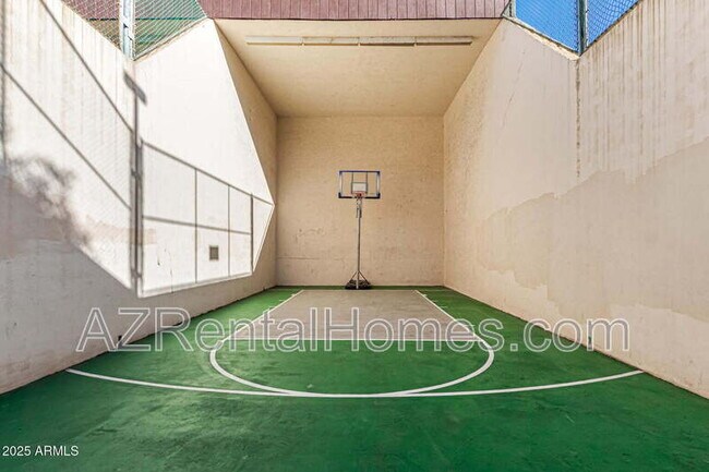 Building Photo - 461 W Holmes Ave