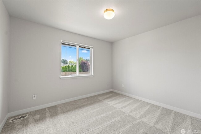 Building Photo - Amazing 4 br 2.5 bedroom 2000 sqft home!