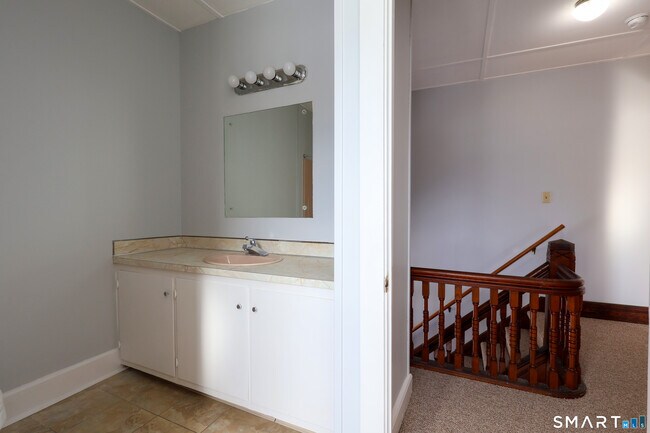 Building Photo - 24 Fairview St