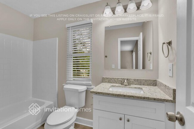 Building Photo - 6584 Oakwood Dr