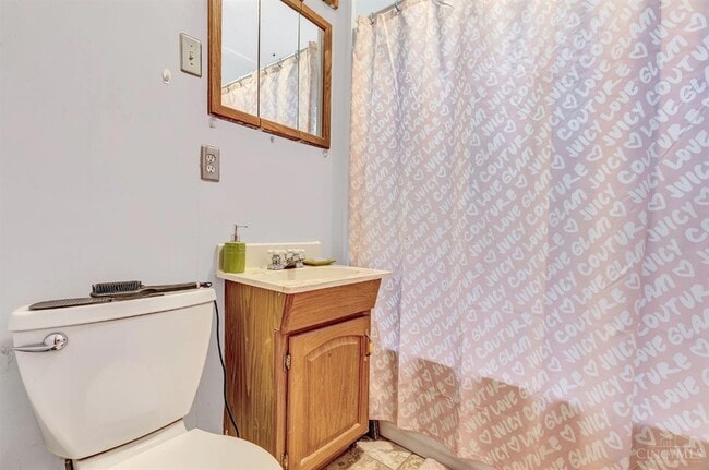 Building Photo - 224 Bank Ave