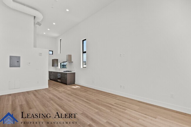 Building Photo - 5617 Klump Ave
