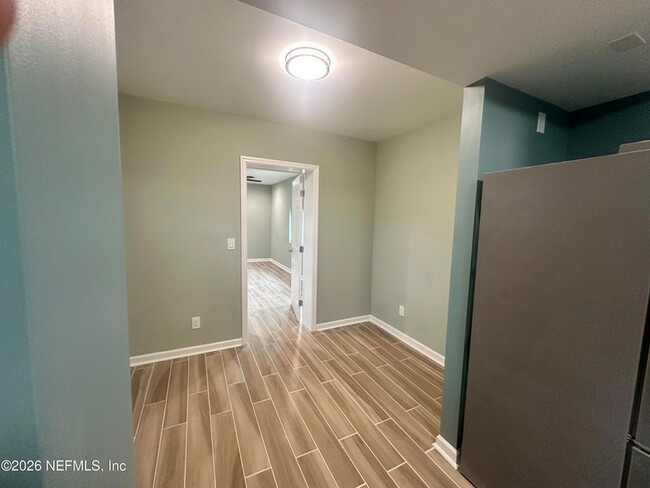 Building Photo - 820 3rd Ave N