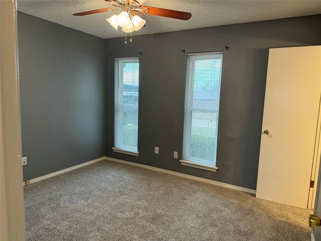 Building Photo - 13908 Jeffrey Dr