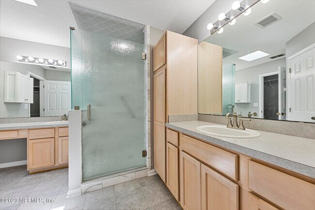 Building Photo - 13021 Chets Creek Dr S
