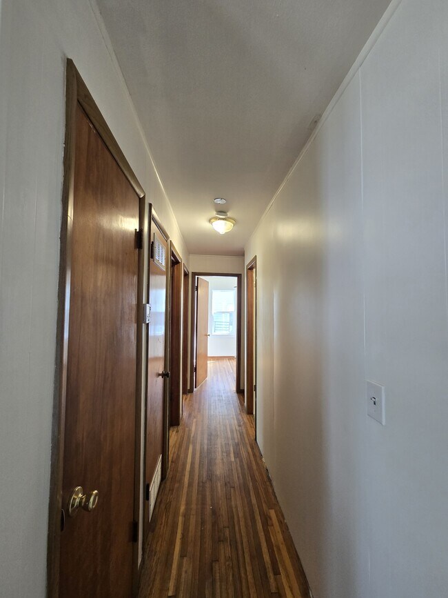 Building Photo - 1121 Luther E