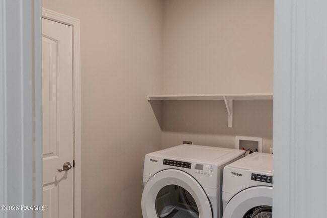 Building Photo - 119 Deer Lake Ln