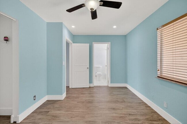 Building Photo - 3239 NW 44th St