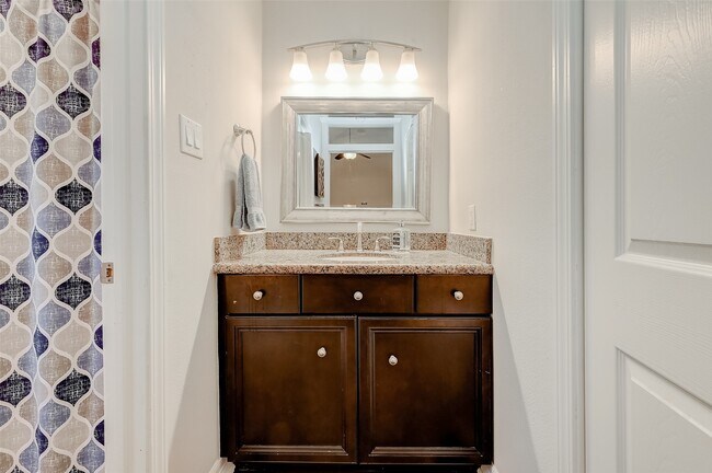 Building Photo - 742 Country Pl Dr