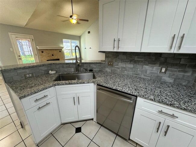 Building Photo - 3303 Sweetgum Trce
