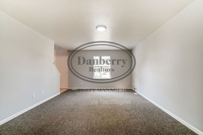 Building Photo - 3704 Willow Run Dr