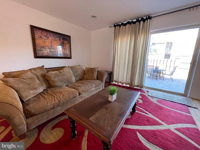 Building Photo - 2824 Elliott St