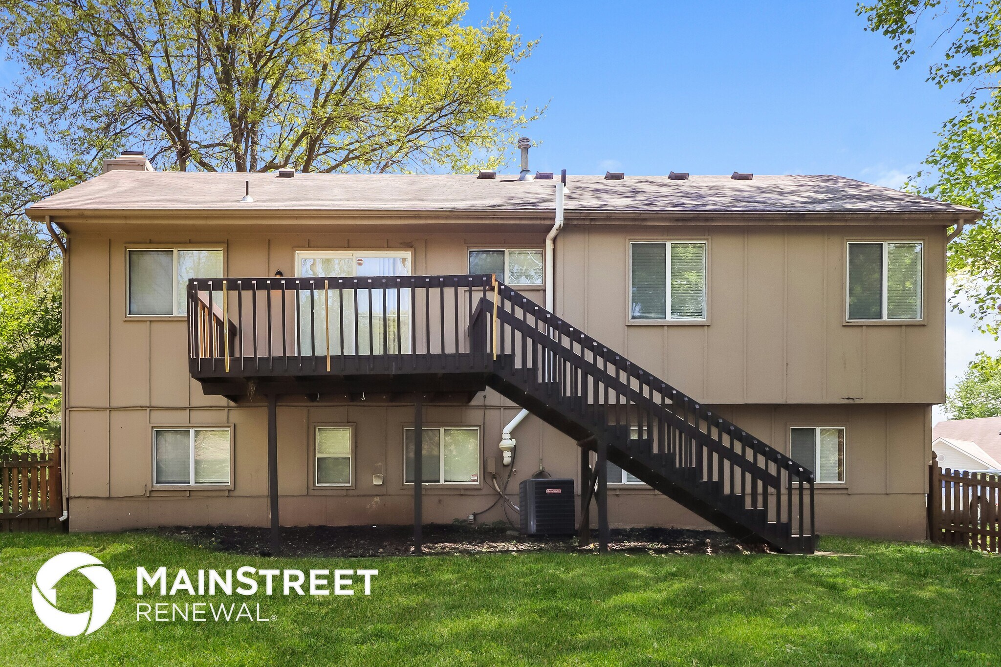 Building Photo - 522 Valle Dr